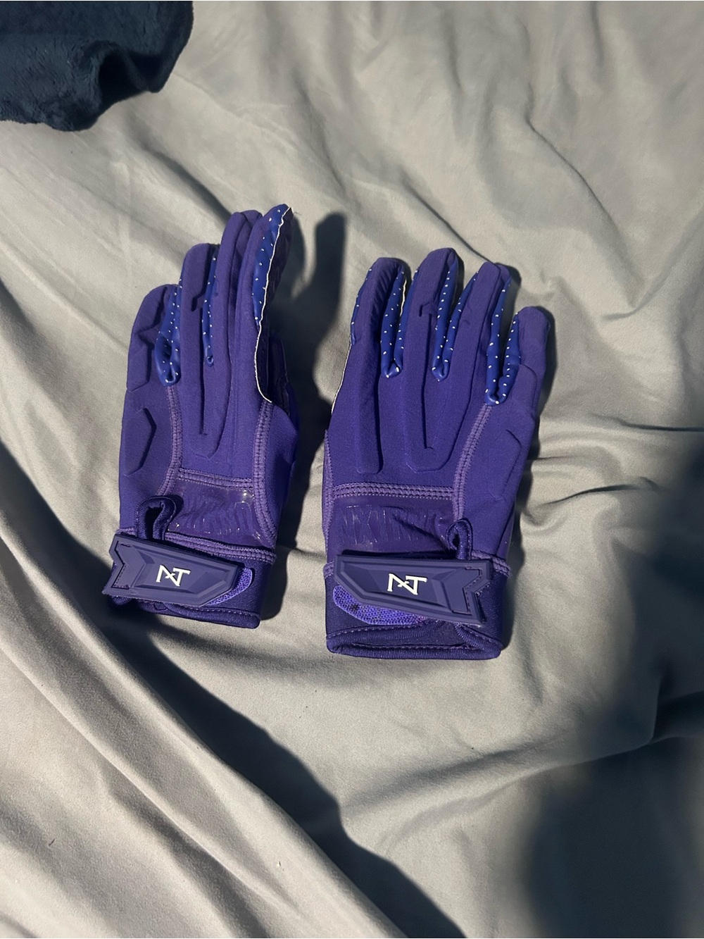 NXTRND padded football gloves